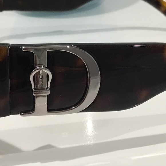 DIOR TORTOISE SUNGLASSES W/ CLASSIC D BUCKLE ON SIDE. WITH CASE. - Picture 3 of 13